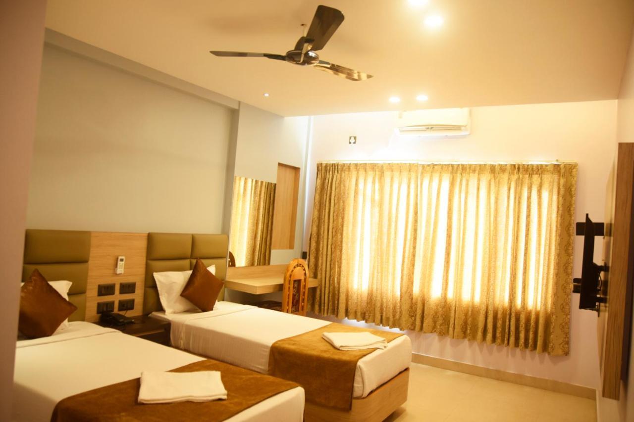 Hotel Om International Gokarna  Esterno foto